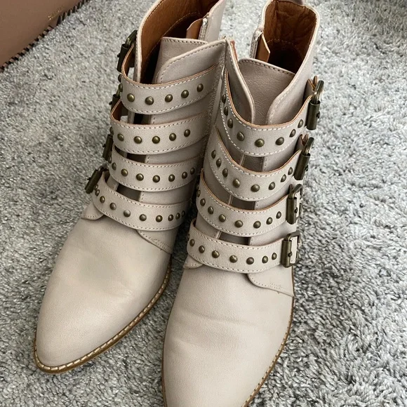 Booties - Picture 3 of 3